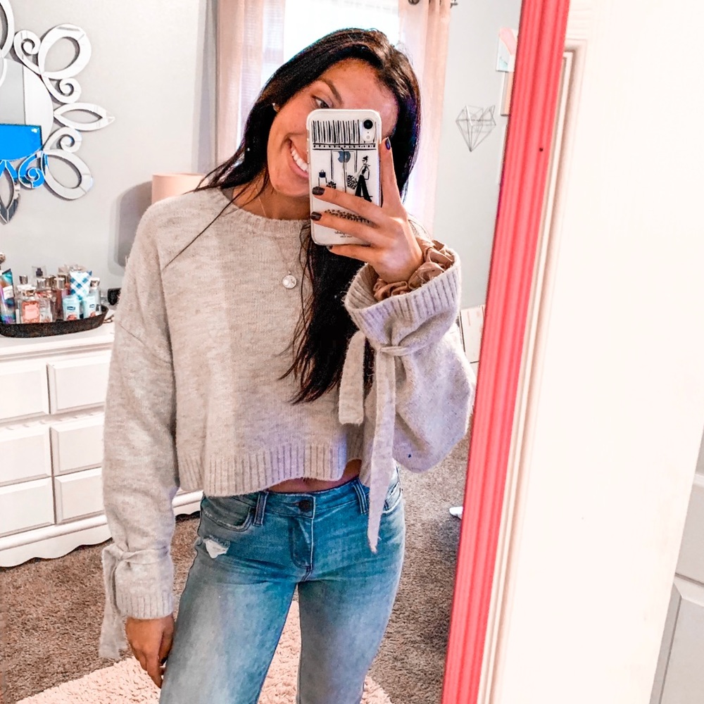 FOREVER 21 Cropped Cream Tied Bell Sleeve Sweater